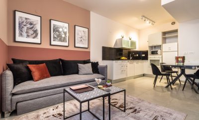 Chic 2 Bedrooms/Gym/Parking In City Center